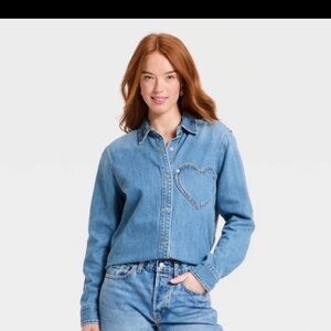 Women's Valentine's Day Relaxed Heart Pocket Denim Shirt Vintage Wash Medium